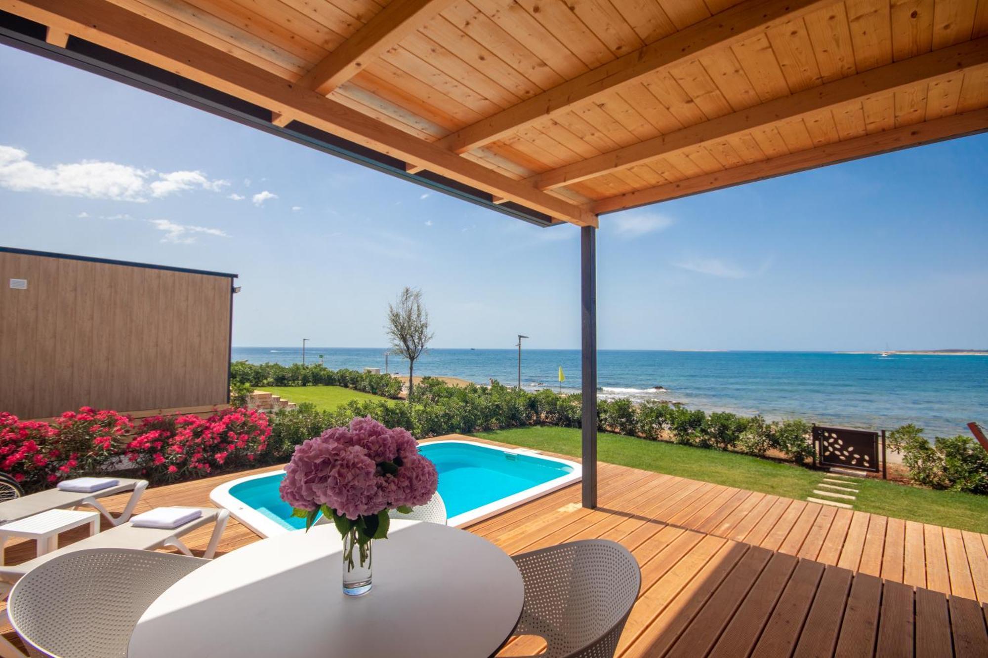 Villa Camping Deluxe con Piscina Privata - Prima Fila in Spiaggia